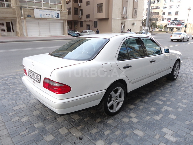 Mercedes E 200 1998, 165,746 km - 2.0 l - Bakı