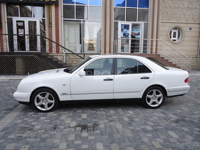 Mercedes E 200 1998, 165,746 km - 2.0 l - Bakı