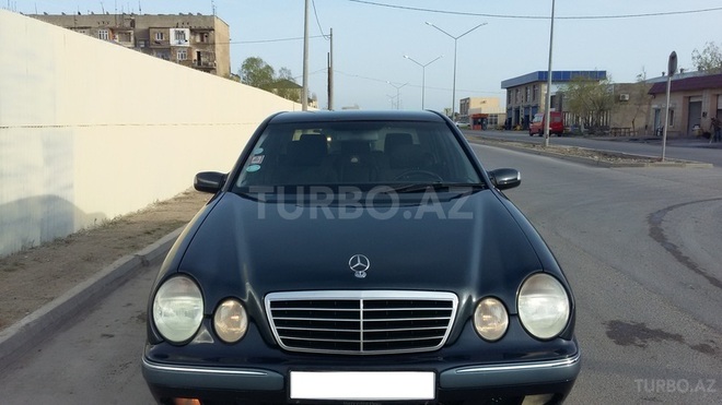 Mercedes E 220 2000, 96,000 km - 2.2 l - Sumqayıt