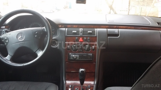 Mercedes E 220 2000, 96,000 km - 2.2 l - Sumqayıt