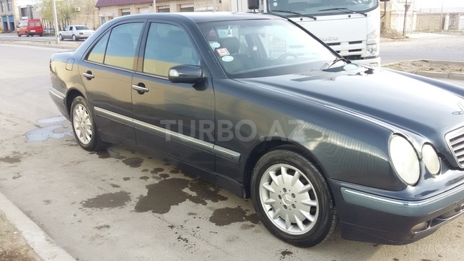 Mercedes E 220 2000, 96,000 km - 2.2 l - Sumqayıt