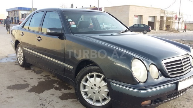 Mercedes E 220 2000, 96,000 km - 2.2 l - Sumqayıt