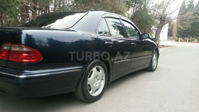 Mercedes E 220 2000, 267,000 km - 2.2 l - Bakı