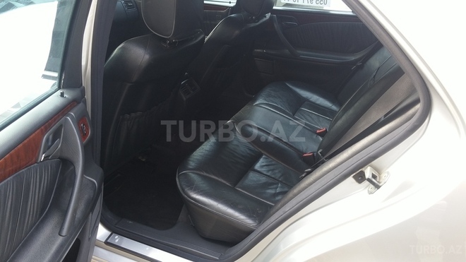 Mercedes E 220 2000, 250,000 km - 2.2 l - Bakı