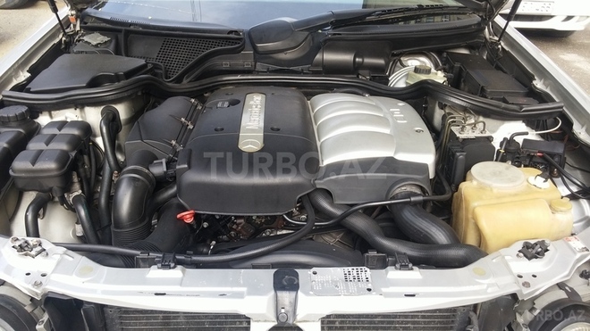 Mercedes E 220 2000, 250,000 km - 2.2 l - Bakı