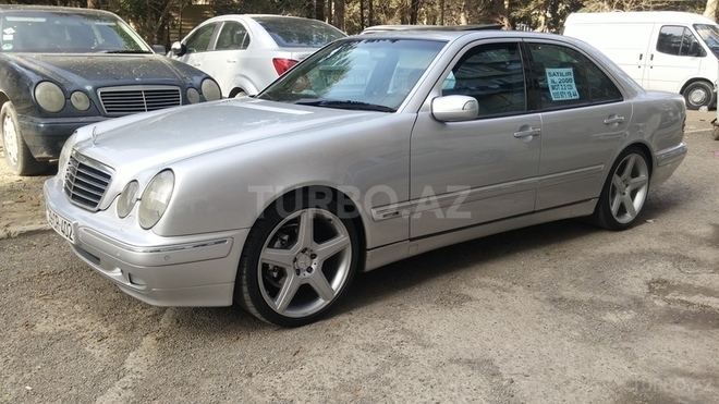 Mercedes E 220 2000, 250,000 km - 2.2 l - Bakı