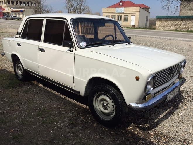 LADA (VAZ) 21011 1973, 250,000 km - 1.3 l - Quba
