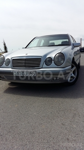 Mercedes E 220 1998, 300,000 km - 2.2 l - Bakı