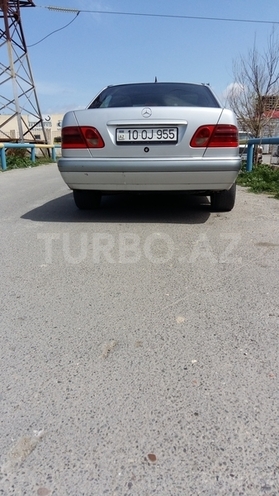 Mercedes E 220 1998, 300,000 km - 2.2 l - Bakı
