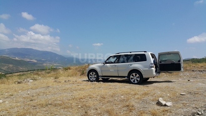 Mitsubishi Pajero 2011, 30,500 km - 3.5 l - Bakı