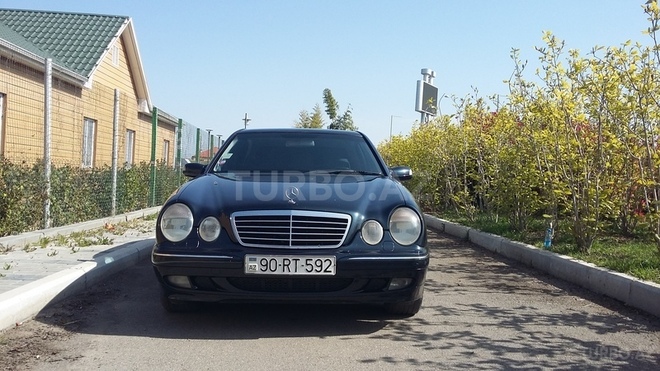 Mercedes E 220 2001, 230,000 km - 2.2 l - Şəmkir