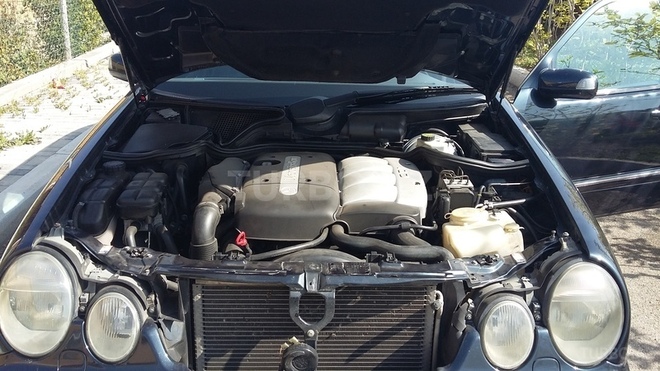 Mercedes E 220 2001, 230,000 km - 2.2 l - Şəmkir