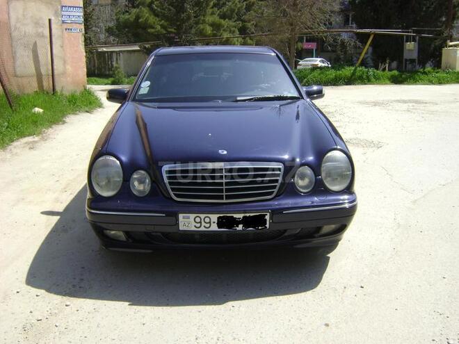 Mercedes E 220 2002, 217,000 km - 2.2 l - Bakı