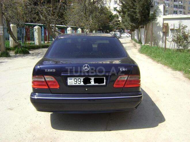 Mercedes E 220 2002, 217,000 km - 2.2 l - Bakı