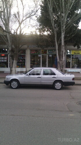 Mercedes E 300 1988, 490,000 km - 3.0 l - Bakı