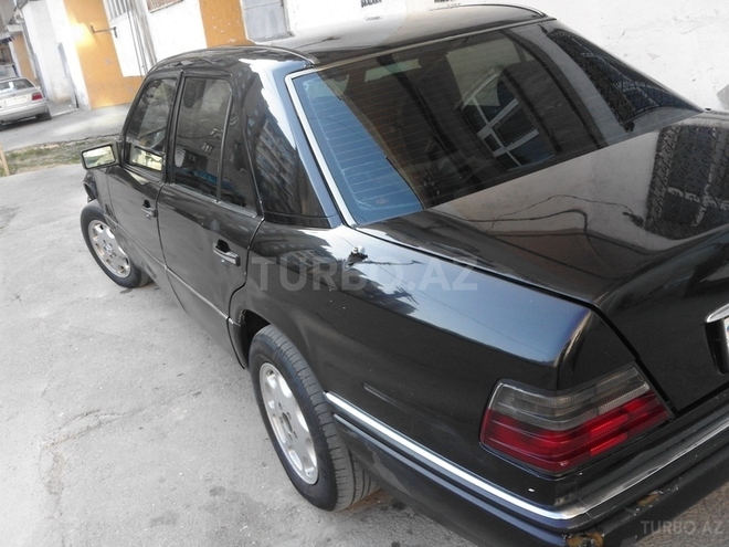 Mercedes E 250 1994, 500,000 km - 2.5 l - Bakı