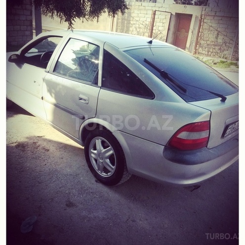 Opel Vectra 1996, 260,000 km - 1.8 l - Bakı