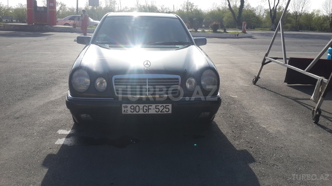 Mercedes E 230 1997, 220,800 km - 2.3 l - Zaqatala