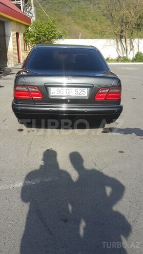 Mercedes E 230 1997, 220,800 km - 2.3 l - Zaqatala