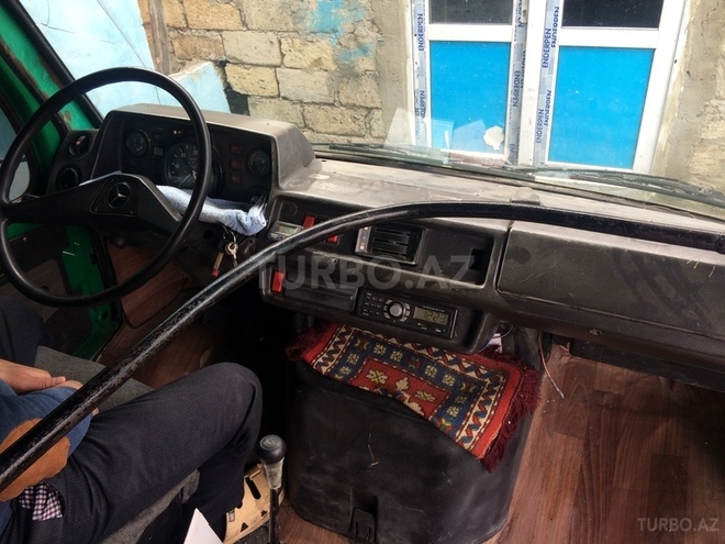 Mercedes 208 D 1990, 431,135 km - 2.9 l - Sumqayıt