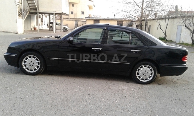Mercedes E 240 2002, 260,000 km - 2.6 l - Bakı