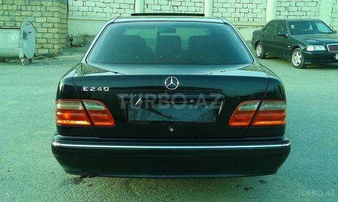 Mercedes E 240 2002, 260,000 km - 2.6 l - Bakı