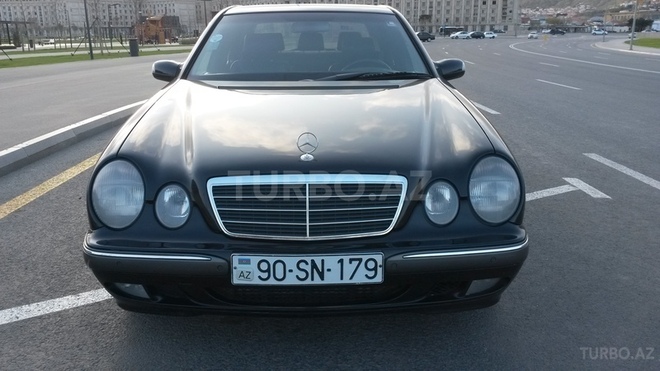 Mercedes E 220 2001, 252,790 km - 2.2 l - Bakı