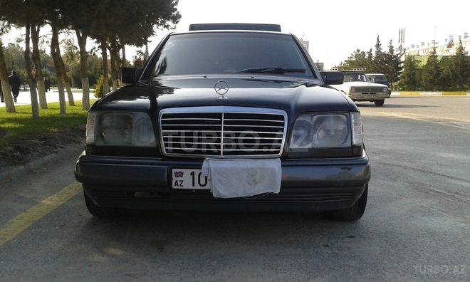 Mercedes E 220 1994, 395,000 km - 2.2 l - Sumqayıt