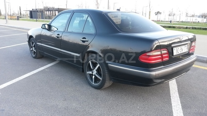 Mercedes E 220 2001, 252,790 km - 2.2 l - Bakı