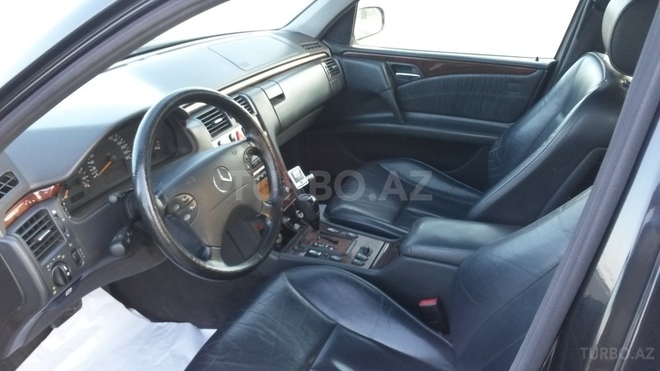 Mercedes E 220 2001, 252,790 km - 2.2 l - Bakı