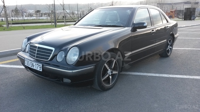 Mercedes E 220 2001, 252,790 km - 2.2 l - Bakı