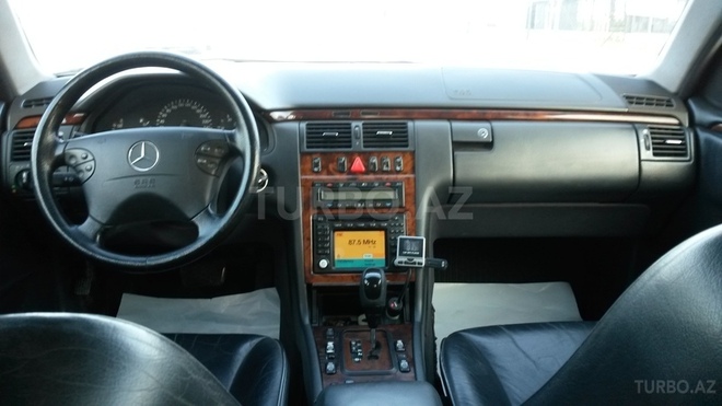 Mercedes E 220 2001, 252,790 km - 2.2 l - Bakı