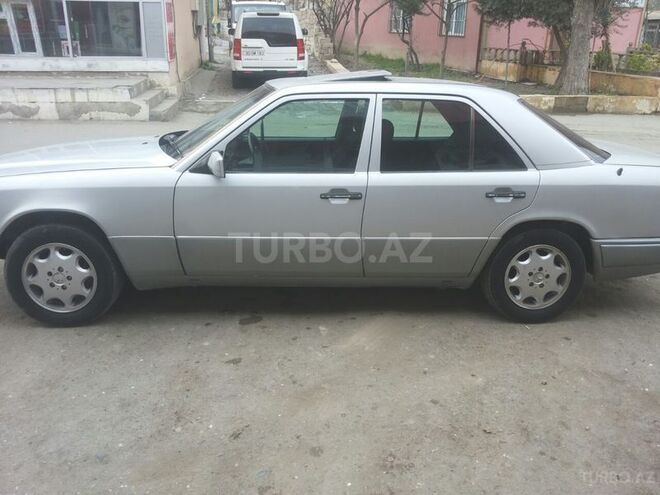 Mercedes E 200 1994, 288,000 km - 2.0 l - Bakı