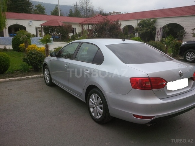 Volkswagen Jetta 2013, 51,000 km - 1.6 l - Zaqatala