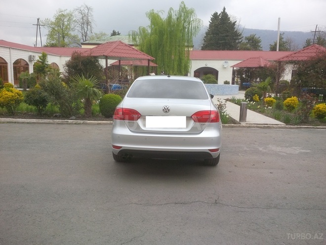 Volkswagen Jetta 2013, 51,000 km - 1.6 l - Zaqatala