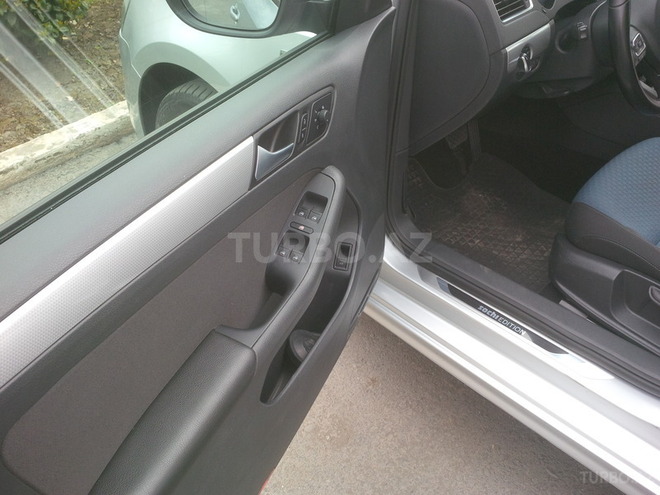Volkswagen Jetta 2013, 51,000 km - 1.6 l - Zaqatala