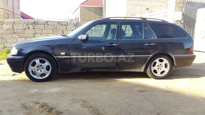 Mercedes C 220 2000, 282,000 km - 2.2 л - Bakı
