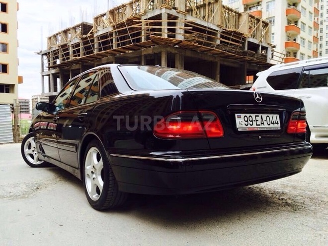 Mercedes E 320 2000, 182,000 km - 3.2 л - Bakı