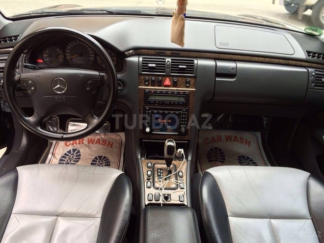 Mercedes E 320 2000, 182,000 km - 3.2 л - Bakı