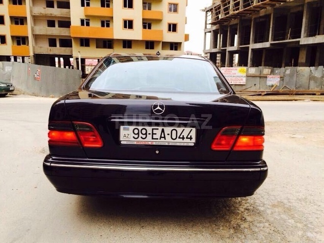 Mercedes E 320 2000, 182,000 km - 3.2 л - Bakı