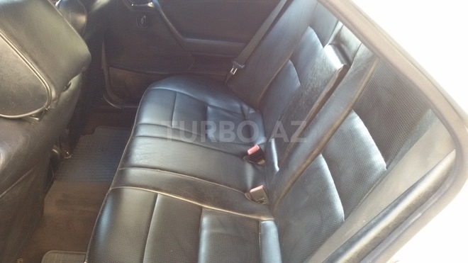 Mercedes C 230 1997, 193,700 km - 2.3 l - Bakı