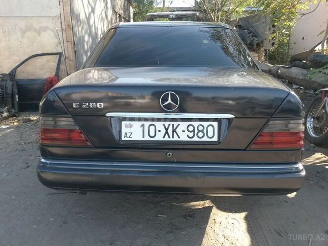 Mercedes E 280 1993, 230,000 km - 2.8 л - Bakı