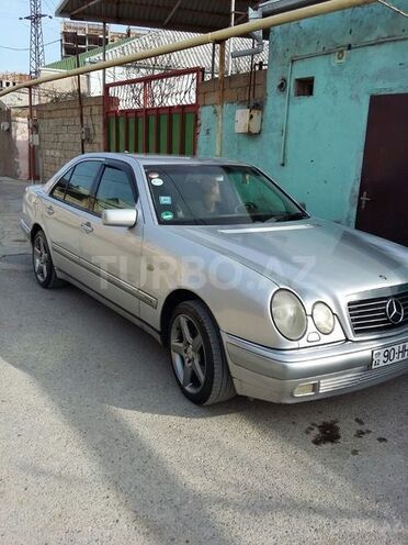 Mercedes E 240 1998, 188,634 km - 2.4 л - Bakı