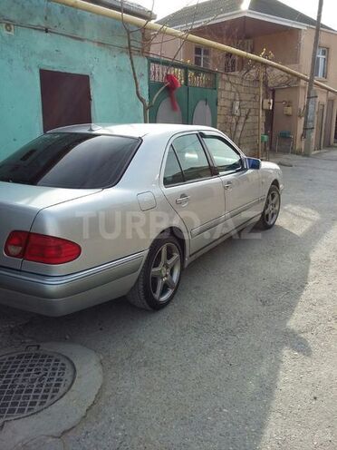 Mercedes E 240 1998, 188,634 km - 2.4 л - Bakı