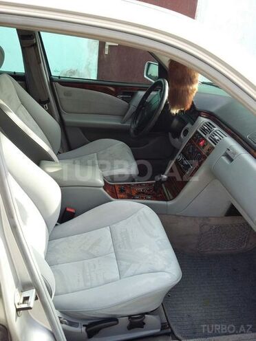Mercedes E 240 1998, 188,634 km - 2.4 л - Bakı