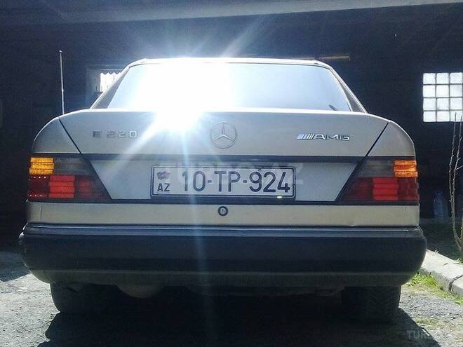 Mercedes E 200 1991, 372,000 km - 2.0 l - İsmayıllı