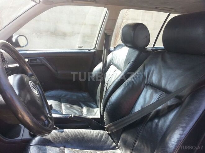 Volkswagen Golf 1993, 200,000 km - 1.6 l - Bakı
