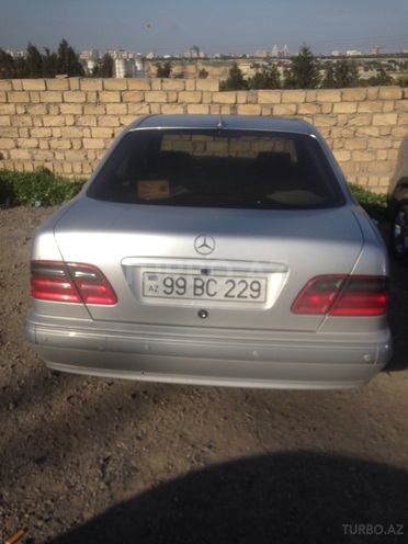 Mercedes E 220 1999, 360,000 km - 2.2 l - Bakı