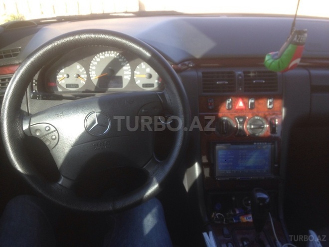 Mercedes E 220 1999, 360,000 km - 2.2 l - Bakı