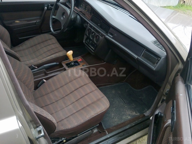 Mercedes 190 1993, 35,000 km - 2.0 l - İmişli
